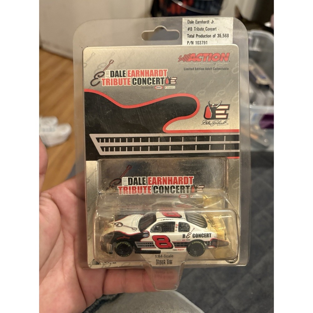 Action Elite 1:64 NASCAR Dale Earnhardt Jr. #8 Budweiser MLB 2003/04 RCT1284